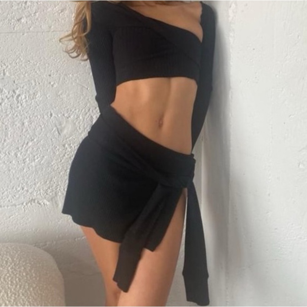 Are You Am black mini skirt I Seea Skirt